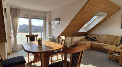 Freundliche 2-Zimmer- Dachgeschosswohnung mit Balkon
