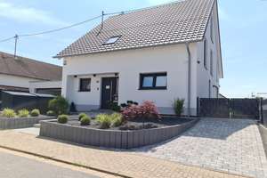 Energieeffizientes Komforthaus auf tollem Grundstück! – Die vollständige Adresse der Immobilie erhältst du vom Anbieter., 66450 Bexbach – Vorschaubild 2
