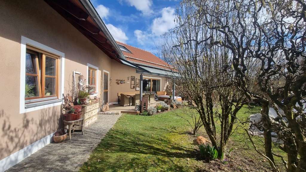 Immobilie in Unterneukirchen - **IHR NEUES ZU HAUSE - EINFAMILIENHAUS ZUM WOHLFÜHLEN!!** - Bild 1