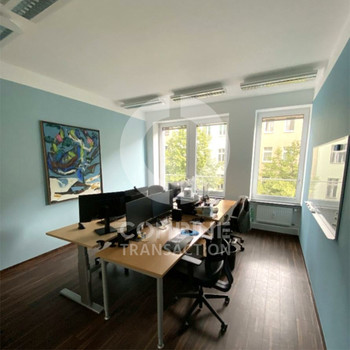 Beste Lage nahe Naturkundemuseum. combine Transaction.