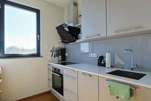 Sonnendurchflutete A+ Balkon-Wohnung, Bj. 2019, Lift, 2-Zimmer, FBH, Parkett, EBK u Luxus-Bad – 13156 Niederschönhausen, Berlin – Vorschaubild 5