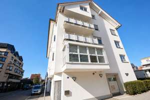 Moderne 4-Zimmer-Wohnung im 1.OG mit Balkon,Wintergarten und Whirlpool im Zentrum von S-Feuerbach – Die vollständige Adresse der Immobilie erhältst du vom Anbieter., 70469 Feuerbach-Mitte, Stuttgart – Vorschaubild 9