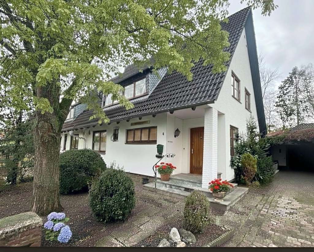 Immobilie in Reinbek - RESERVIERT RESERVIERT Ihr Familienprojekt im Grünen. Viel Platz für Träume in Reinbek. - Bild 0