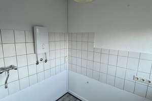1 - Zimmer Wohnung sucht netten Nachmieter – Julius-Spriestersbach-Straße 3, 42853 Mitte, Remscheid – Vorschaubild 4