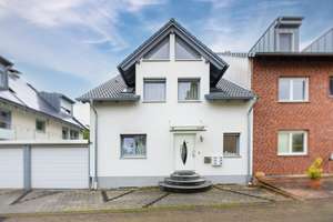 Großzügige Doppelhaushälfte mit weitläufigem Garten und Garage in Seenähe – Die vollständige Adresse der Immobilie erhältst du vom Anbieter., 50769 Seeberg, Köln – Vorschaubild 2