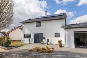 Junger Neubau | Baujahr 2022 | Wächtersberg | Energieausweis A+ | PV & Wallbox | KFW 55 | – Calw (Kreis) – Vorschaubild 2
