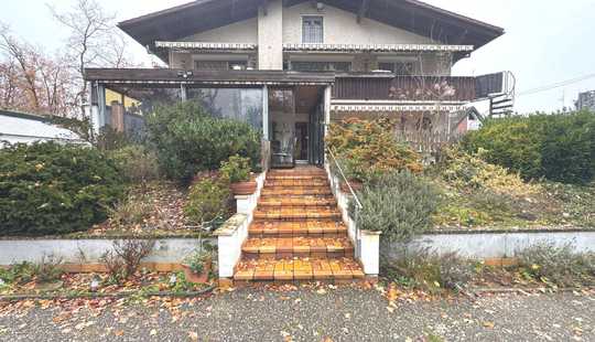 Bild von 2 bis 3 Familienhaus mit Einliegerwohnung und parkähnlichem Grundstück "Rödermark"