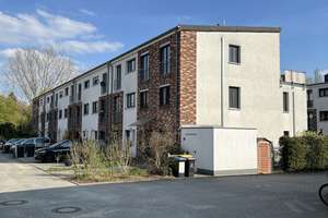 Modernes Haus in Berlin-Lichtenberg mit Garten