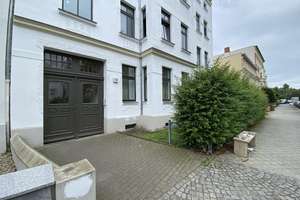 Stilvolles Wohnen in Stadtfeld Ost: Exklusive, voll möblierte 2-Zimmer-Wohnung mit Balkon