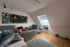Stilvolle 4-Zimmer-Wohnung in Altdorf – Barrierefrei, lichtdurchflutet und neuwertig – Bahnhofstraße 7a, 90518 Altdorf bei Nürnberg – Vorschaubild 4