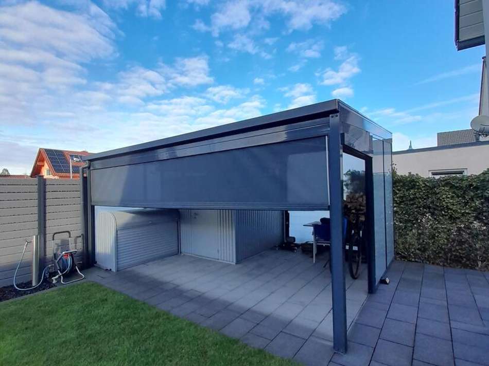 Gartenhaus mit Überdachung