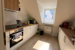 Wunderschöne 3-Zimmerwohnung mit Einbauküche im Dachgeschoss – Münchener Str. 71, 45881 Schalke, Gelsenkirchen – Vorschaubild 3