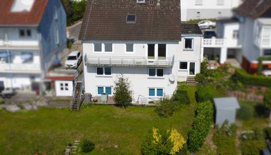 Bild von Großes doppelt unterkellertes Einfamilienhaus mit traumhaftem Blick über die Skyline Frankfurts