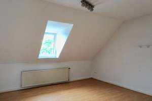 Gepflegte 3-Zimmer Dachgeschosswohnung in Wuppertal-Oberbarmen – normannenstraße 45, 42277 Oberbarmen, Wuppertal – Vorschaubild 7