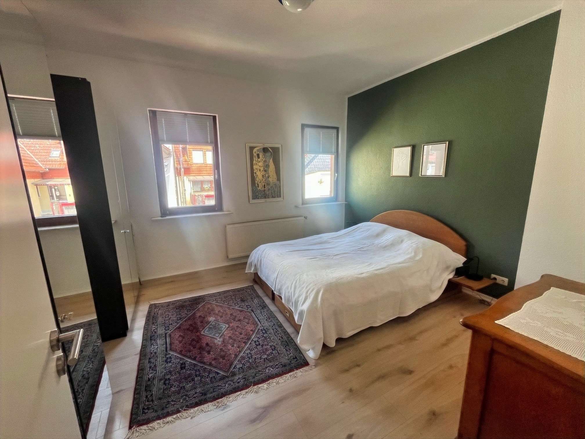 Immobilie in Schöneck - 2 Wohneinheiten mit einer ca. 140 m² großen Gewerbeeinheit-Restaurant - Bild 3