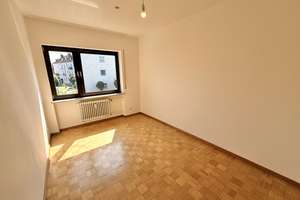 Ideal für Familien – geräumige 4-Zimmer-Wohnung mit Balkon in Pasing – Atterseestraße 00, 81241 Am Westbad, München – Vorschaubild 9