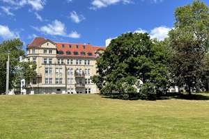 Möblierte All-Inclusive Altbauwohnung Oststadt - fantastischer Blick über den Luisenpark