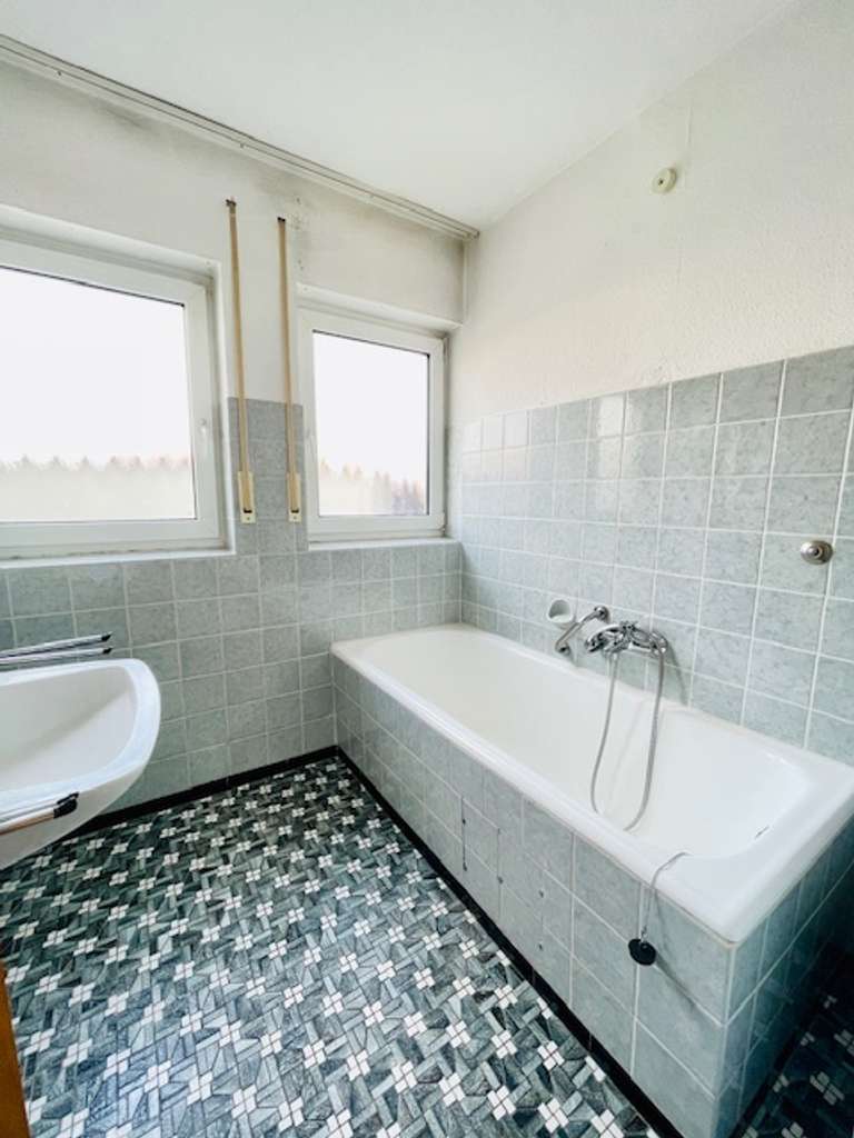 Immobilie in Röttenbach - Vielseitiges Wohnjuwel in Röttenbach – Renovieren, Gestalten, Profitieren! - Bild 2