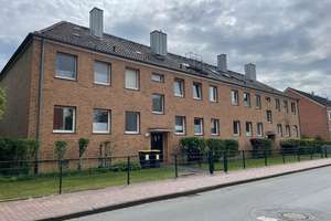 MGK bietet Hannover-List: gepflegte Kapitalanlage mit 10 Wohneinheiten und 8 Garagen – Die vollständige Adresse der Immobilie erhältst du vom Anbieter., 30177 List, Hannover – Vorschaubild 2