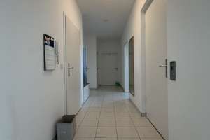 Großzügige 5-Zimmer-Wohnung mit zwei Dachterrassen und Aufzug direkt in Ihr Zuhause – Im Schollengewann 1, 69123 Wieblingen, Heidelberg – Vorschaubild 5