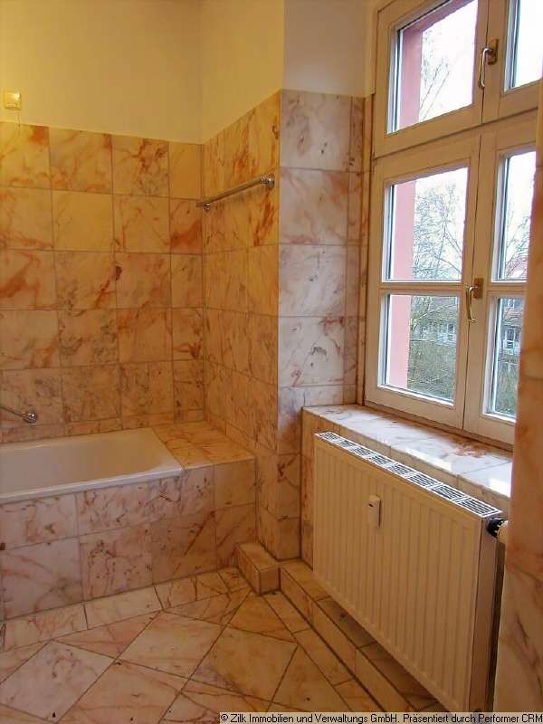 Immobilie in Obertraubling - Denkmalgeschützte 2 ZKB Wohnung im wunderschönen Wasserschloss Gebelkofen - Bild 5