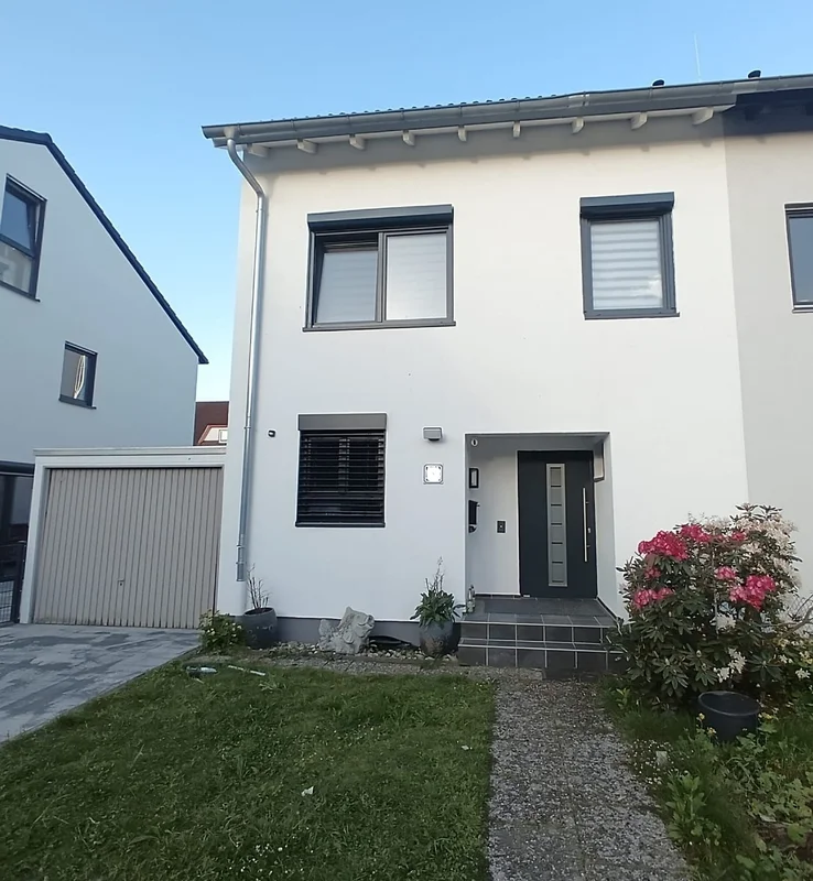 Exklusive Doppelhaushälfte in Rodgau