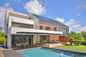 Energieeffiziente Luxusvilla in Ludwigsburger Bestlage mit Gartenparadies – Die vollständige Adresse der Immobilie erhältst du vom Anbieter., 71642 Hoheneck, Ludwigsburg – Vorschaubild 2