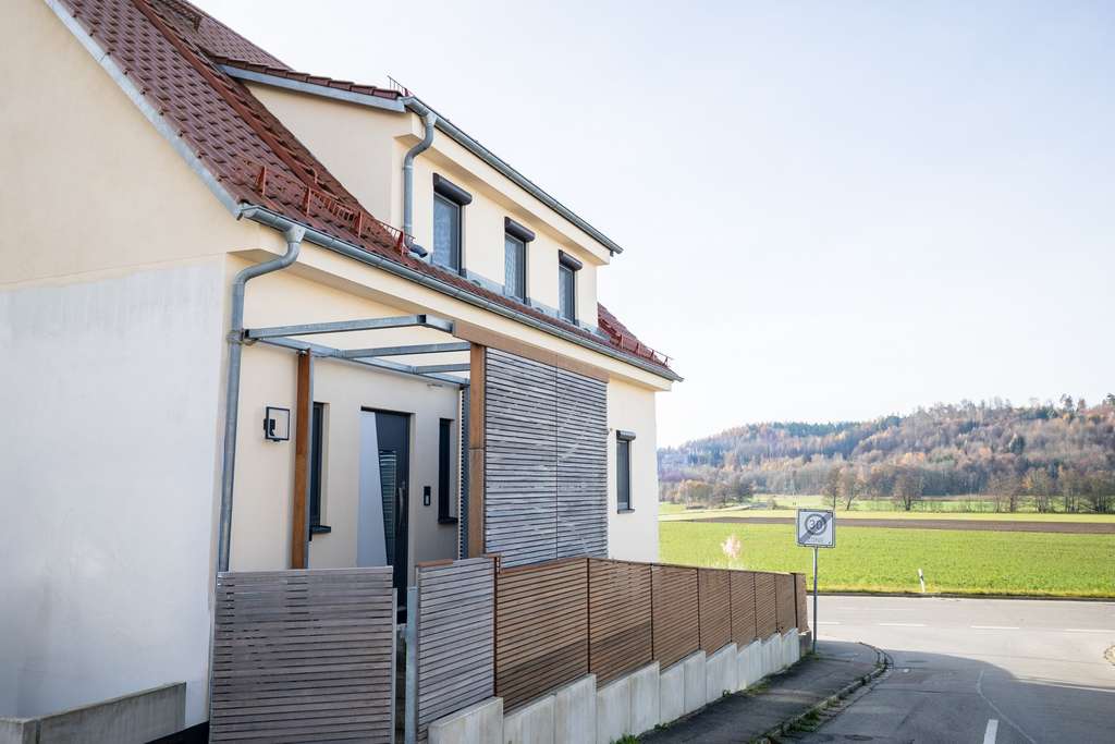 Immobilie in Neusäß - Exklusives Einfamilienhaus mit Einliegerwohnung - TOP Lage - Klasse A! 
PV-Anlage und Speicher! - Bild 4
