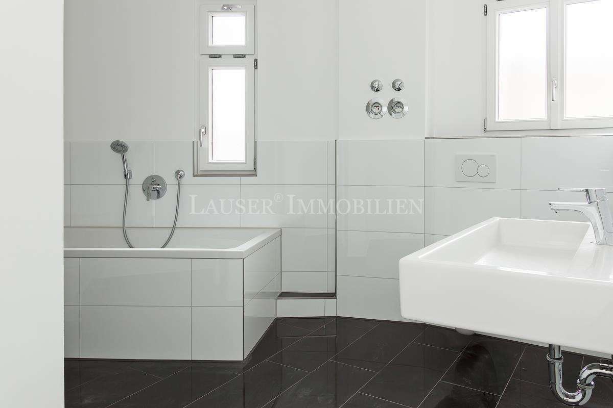 Kernsanierte und großzügige City-Maisonette mit Balkon zum Wohlfühlen - Foto 3