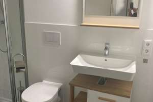 Moderne 2-Zimmer-Dachgeschosswohnung mit Balkon & Garagenstellplatz – Colmdorfstrasse 13, 81249 Aubing-Süd, München – Vorschaubild 11