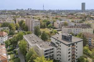 Renovieren und Einziehen: Gut geschnittene 3-Zimmer-Wohnung mit ruhigem Balkon