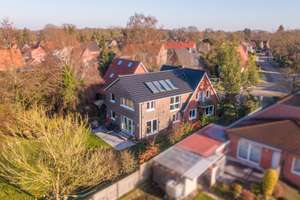 Kernsaniert & erweitert - modernes Wohnkonzept in exklusiver Lage von Aurich – Die vollständige Adresse der Immobilie erhältst du vom Anbieter., 26603 Aurich – Vorschaubild 1
