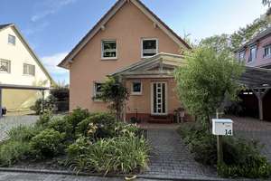 Charmantes Einfamilienhaus mit Garten und Carport in ruhiger Lage von Dresden