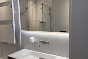 Exklusive, hochwertig möblierte 3-Zimmer-Wohnung mit Sonnenbalkon, Stellplatz und Designermöbeln – Kyffhäuserstraße 19, 40545 Oberkassel, Düsseldorf – Vorschaubild 13
