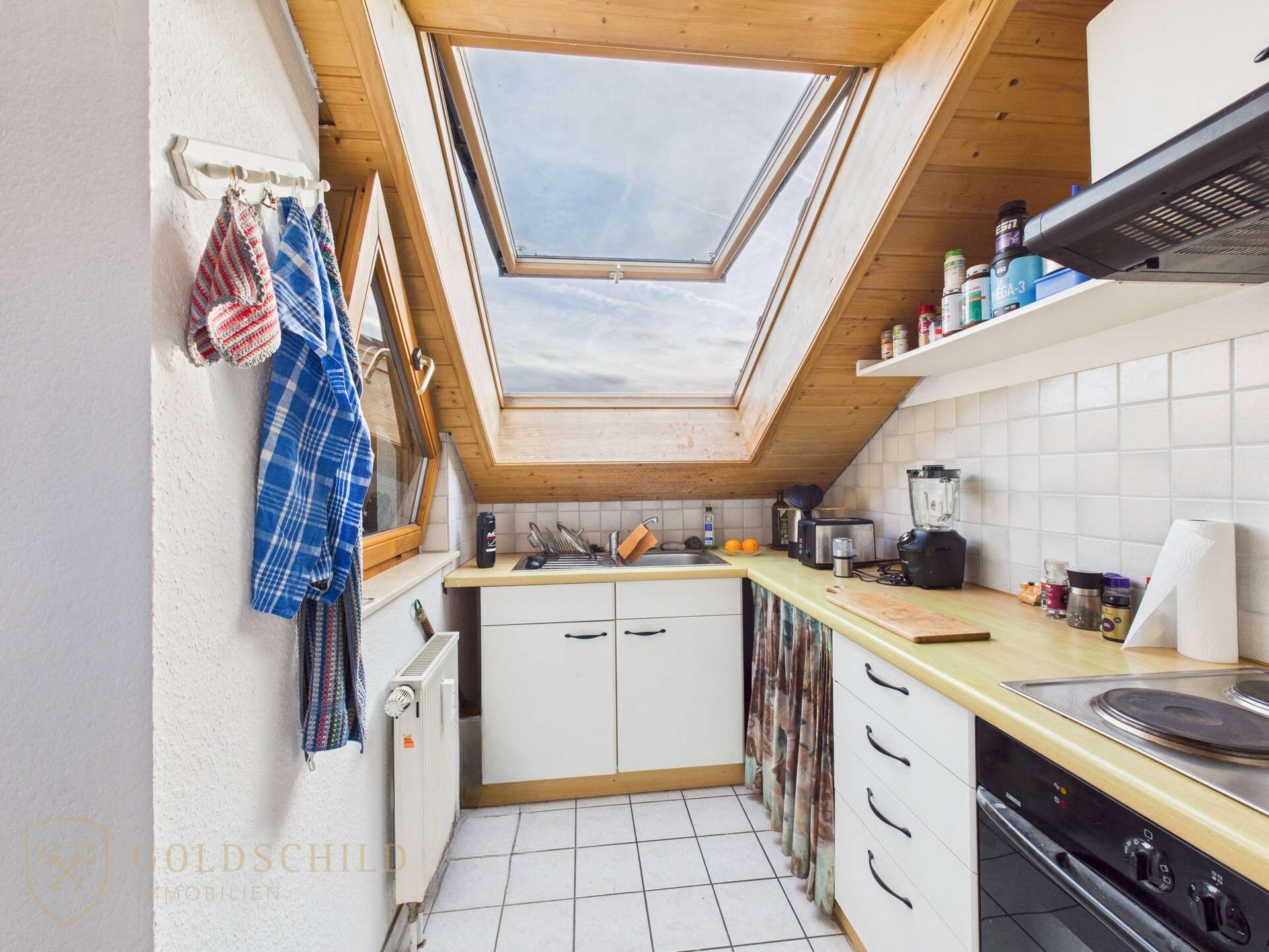 Immobilie in Oberboihingen - Lichtdurchflutetes Dachgeschoss mit Loggia – Gepflegte 2,5-Zimmer-Wohnung in ruhiger Lage - Bild 3