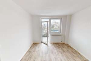 Ebenerdig erreichbare 3-Raum-Wohnung mit Wohlfühlfaktor – C.-v.-Ossietzky-Str. 167, 9127 Gablenz, Chemnitz – Vorschaubild 1