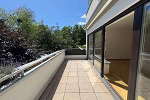Helle 2-Zimmer-Wohnung mit großer Süd/West-Terrasse in Bestlage Solln