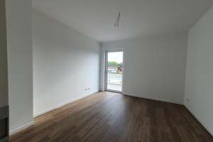 Neubau! Barrierearm! große 3-Zimmer-Dachgeschoss-Wohnung mit Terrasse, Duschbad, Einbauküche – 18069 Reutershagen, Rostock – Vorschaubild 7