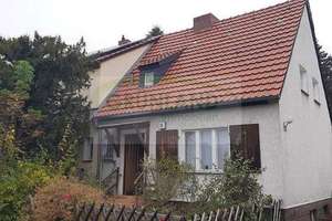 *Kleine sanierungsbedürftige DHH mit schönem Grundstück!* – Die vollständige Adresse der Immobilie erhältst du vom Anbieter., 12209 Lichterfelde, Berlin – Vorschaubild 2