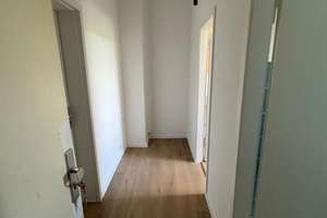 Renovierte 2-Zimmer-Wohnung mit EBK – Schleswiger Str. 39, 42107 Elberfeld, Wuppertal – Vorschaubild 3