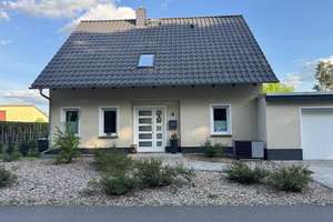  Effizienzhaus mit Wärmepumpe mit 4 Zimmern , EBK + Garage  in Wald-und Seenähe in Ferchesar – Semliner Weg 5c, 14715 Stechow-Ferchesar – Vorschaubild 1