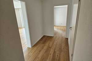 Geschmackvolle 2-Zimmer-Hochparterre-Wohnung mit geh. Innenausstattung mit Balkon in Waldkraiburg – Aussiger Straße 29, 84478 Mühldorf am Inn (Kreis) – Vorschaubild 4