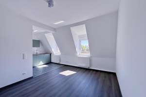 Erstbezug! Sonnige und großzügige 2-Zimmer-Altbauwohnung.  – Veilchenstraße 17, 76131 Oststadt, Karlsruhe – Vorschaubild 2