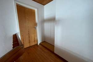 Geräumiges Wohnhaus mit großem Garten und Balkon in Ergolding – Die vollständige Adresse der Immobilie erhältst du vom Anbieter., 84030 Ergolding – Vorschaubild 12