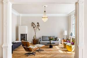 Atemberaubend modernisiertes 4-Zimmer-Altbaujuwel mit stylischem Flair und Balkon