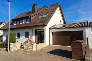RESERVIERT - 2 Fam.- Haus in traumhafter Aussichtslage – Die vollständige Adresse der Immobilie erhältst du vom Anbieter., 71334 Waiblingen – Vorschaubild 1