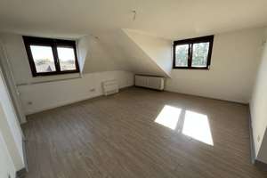 RENOVIERTE, GROSSZÜGIGE 2-ZIMMER-DG-WOHNUNG MIT EINBAUKÜCHE IN RUHIGEM 6-PARTEIENHAUS – 67065 Mundenheim, Ludwigshafen am Rhein – Vorschaubild 2