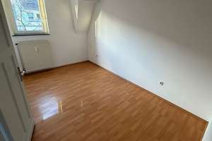 Charmante DG-Wohnung im Altbau – Duisburg-Duissern | 3 Zimmer | Nähe Innenhafen – Schreiberstr. 8, 47058 Duissern, Duisburg – Vorschaubild 9