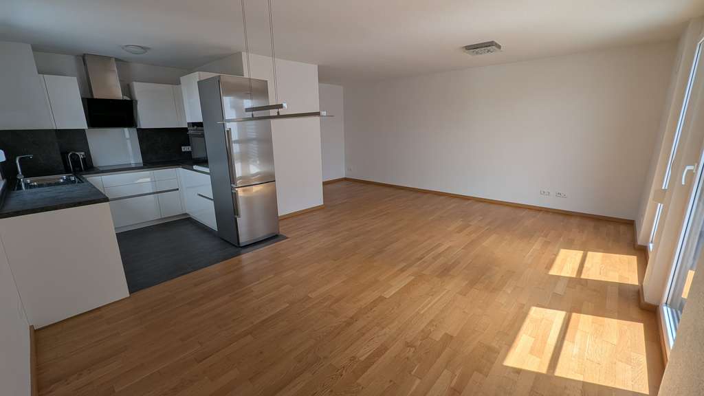 Wohnen über den Dächern - große, sonnige Dachterrasse - mit TOP-Verkehrsanbindung in Herrenberg