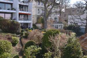 Wohnung mit weiträumigem Elbblick und zwei Stellpätzen unmittelbar vor der Tür – Strandtreppe 2, 22587 Blankenese, Hamburg – Vorschaubild 4